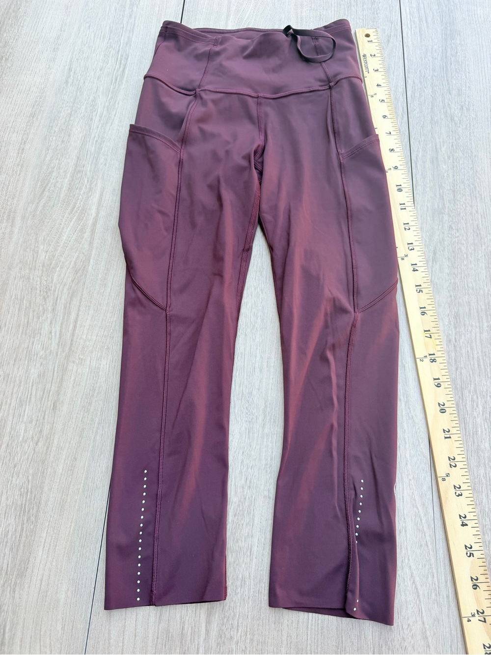 lululemon athletica Rose Pink Leggings Size 2 with Logo Badge